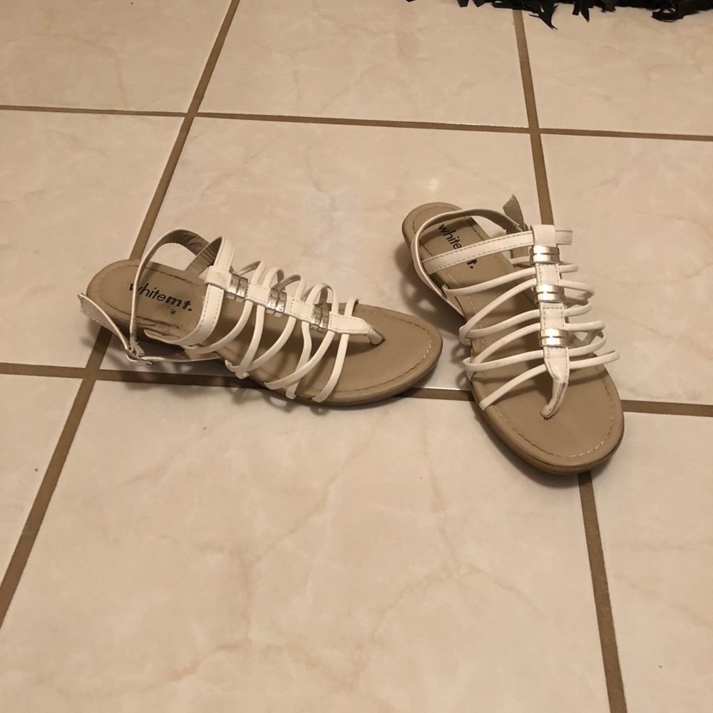 EUC worn twice 5.5 mini wedge sandals white silver